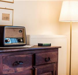 3 bedroom villa with pool & sea & mountain views, Episkepsi, sleeps 7